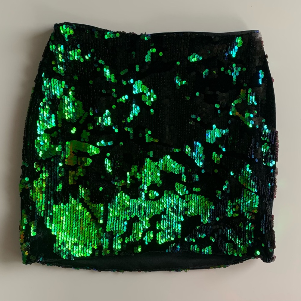 SEQUIN MINI SKIRT MERMAID BLACK AND GREEN - SIZE 6